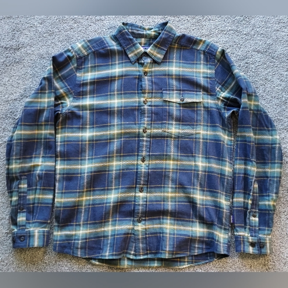 Patagonia Blue and Green Casual Button Down Shirt